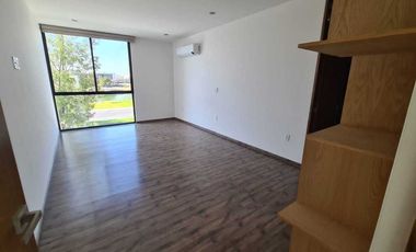 Venta de Casa en Querétaro, dentro del Club de Golf Campanario, alberca domotica