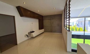 Venta de Casa en Querétaro, dentro del Club de Golf Campanario, alberca domotica