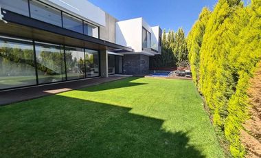 Venta de Casa en Querétaro, dentro del Club de Golf Campanario, alberca domotica