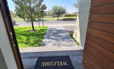 Venta de Casa en Querétaro, dentro del Club de Golf Campanario, alberca domotica