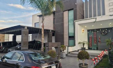 Venta de Casa en Querétaro, Corregidora, Vista Real, Club Hípico, alberca propia