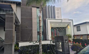 Venta de Casa en Querétaro, Corregidora, Vista Real, Club Hípico, alberca propia