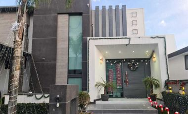 Venta de Casa en Querétaro, Corregidora, Vista Real, Club Hípico, alberca propia