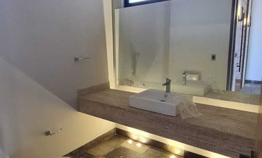 Venta de Casa en Querétaro, dentro del Club de Golf Campanario, 5 recámaras
