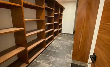 Venta de Casa en Querétaro, dentro del Club de Golf Campanario, 5 recámaras