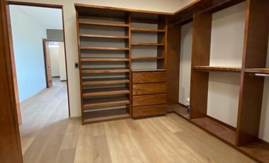 Venta de Casa en Querétaro, dentro del Club de Golf Campanario, 5 recámaras