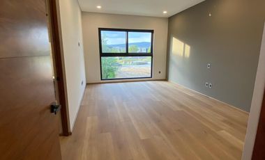 Venta de Casa en Querétaro, dentro del Club de Golf Campanario, 5 recámaras