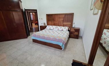 Casa en venta de una planta con 4 recámaras y enorme jardín en Vista Real, Corregidora, Querétaro