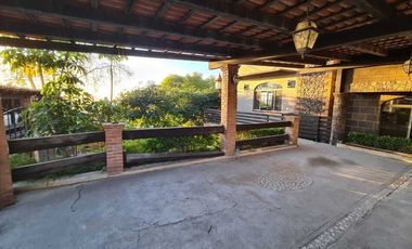 Casa en venta de una planta con 4 recámaras y enorme jardín en Vista Real, Corregidora, Querétaro