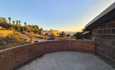 Casa en venta de una planta con 4 recámaras y enorme jardín en Vista Real, Corregidora, Querétaro