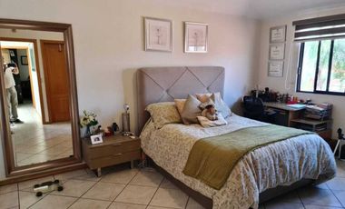 Venta de Casa en Querétaro, Villas del Mesón,  4 recámaras, 450 m2 de jardín.