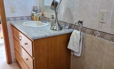 Venta de Casa en Querétaro, Villas del Mesón,  4 recámaras, 450 m2 de jardín.