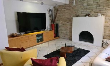 Venta de Casa en Querétaro, Villas del Mesón,  4 recámaras, 450 m2 de jardín.
