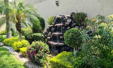 Venta de Casa en Querétaro, Villas del Mesón,  4 recámaras, 450 m2 de jardín.
