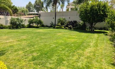 Venta de Casa en Querétaro, Villas del Mesón,  4 recámaras, 450 m2 de jardín.