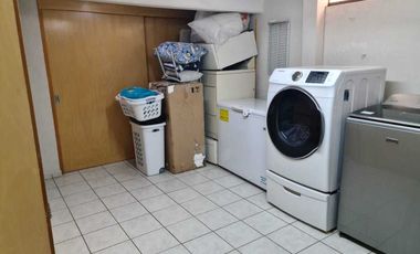 Venta de Casa en Querétaro, Villas del Mesón,  4 recámaras, 450 m2 de jardín.