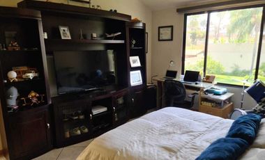 Venta de Casa en Querétaro, Villas del Mesón,  4 recámaras, 450 m2 de jardín.