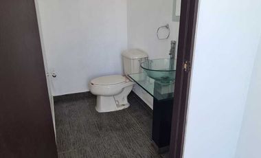 Venta de Casa en Querétaro, Milenio III, amplios espacios y jardín grande