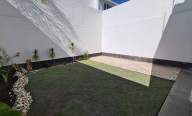 Venta de Casa en Querétaro, Milenio III, amplios espacios y jardín grande