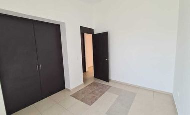 Venta de Casa en Querétaro, Milenio III, amplios espacios y jardín grande
