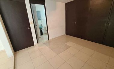Venta de Casa en Querétaro, Milenio III, amplios espacios y jardín grande