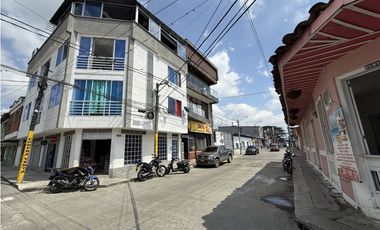Se Vende Edificio Comercial Casco Urbano Tebaida