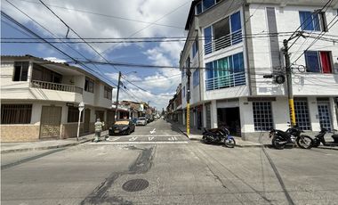 Se Vende Edificio Comercial Casco Urbano Tebaida