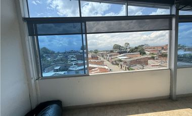 Se Vende Edificio Comercial Casco Urbano Tebaida
