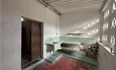 Casona colonial para remodelar en venta en Izamal