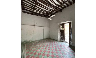 Casona colonial para remodelar en venta en Izamal