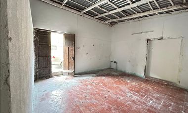 Casona colonial para remodelar en venta en Izamal