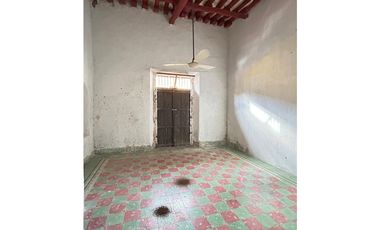 Casona colonial para remodelar en venta en Izamal