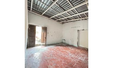 Casona colonial para remodelar en venta en Izamal