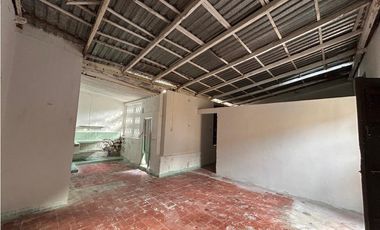 Casona colonial para remodelar en venta en Izamal