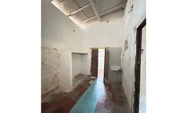 Casona colonial para remodelar en venta en Izamal