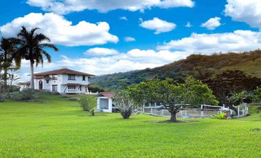 Se vende espectacular finca de 1 hectárea en Silvania Cundinamarca