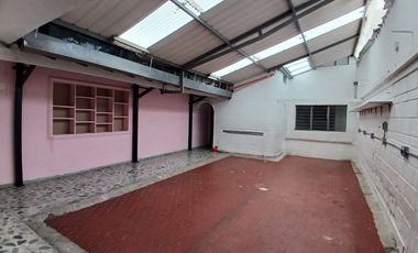 CASA COMERCIAL EN ARRIENDO UBICADA EN MEDELLIN SECTOR CALASANZ