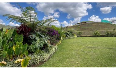 Casa campestre con 310 m2 en unidad cerrada  en El Retiro