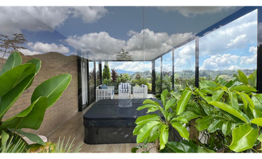 Casa campestre con 310 m2 en unidad cerrada  en El Retiro