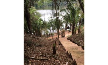 Terreno con Espectacular Vista a la Laguna de Sauce