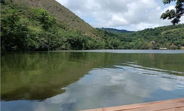 Terreno con Espectacular Vista a la Laguna de Sauce