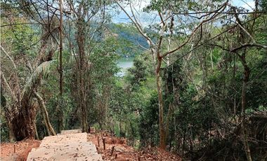 Terreno con Espectacular Vista a la Laguna de Sauce