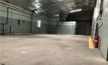 Bodega en Transístmica ideal para taller en alquiler, 215m2, $1900