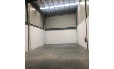 Venta de bodega en Panamá Viejo céntricas para inversión