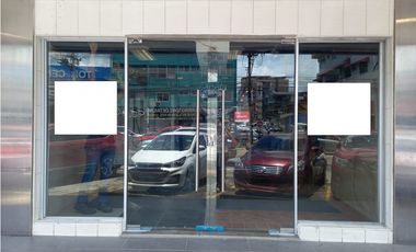 Alquiler de local comercial en Vista Hermosa frente a vía principal