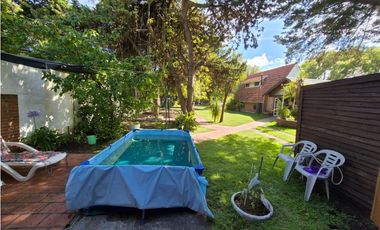 VENTA DE CASA ALPINA CON QUINCHO + DEPTO DE 2 AMB EN MAR CHIQUITA