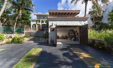 Espectacular Villa en Venta Frente al Mar en Puerto Aventuras - Riviera Maya