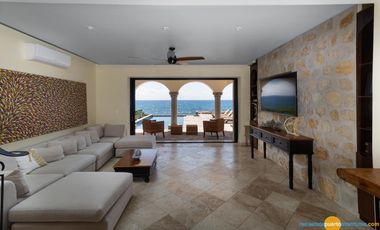Espectacular Villa en Venta Frente al Mar en Puerto Aventuras - Riviera Maya