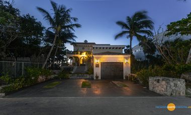 Espectacular Villa en Venta Frente al Mar en Puerto Aventuras - Riviera Maya