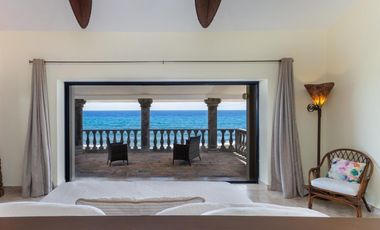 Espectacular Villa en Venta Frente al Mar en Puerto Aventuras - Riviera Maya